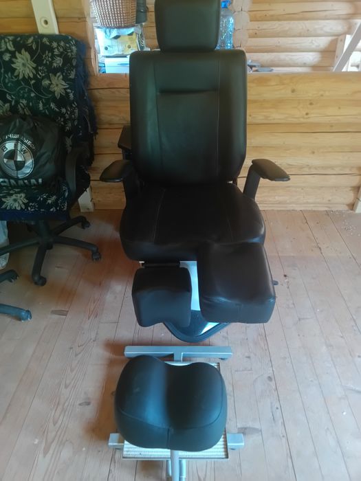 Крісло для педикюру та манікюру