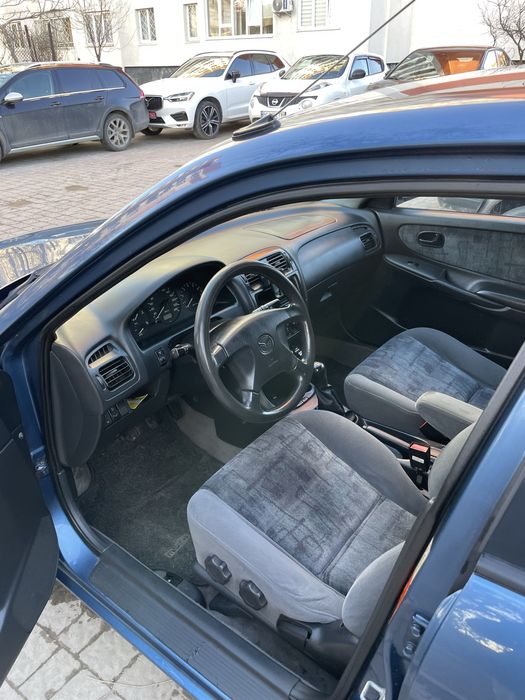 Продам Mazda 626 GF 1.8