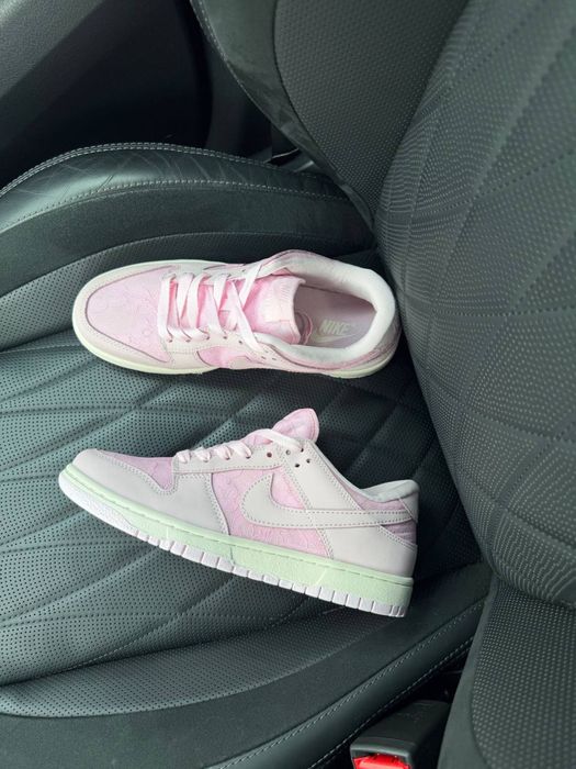 Nike SB Dunk Low Lace Pack - Regal Pink