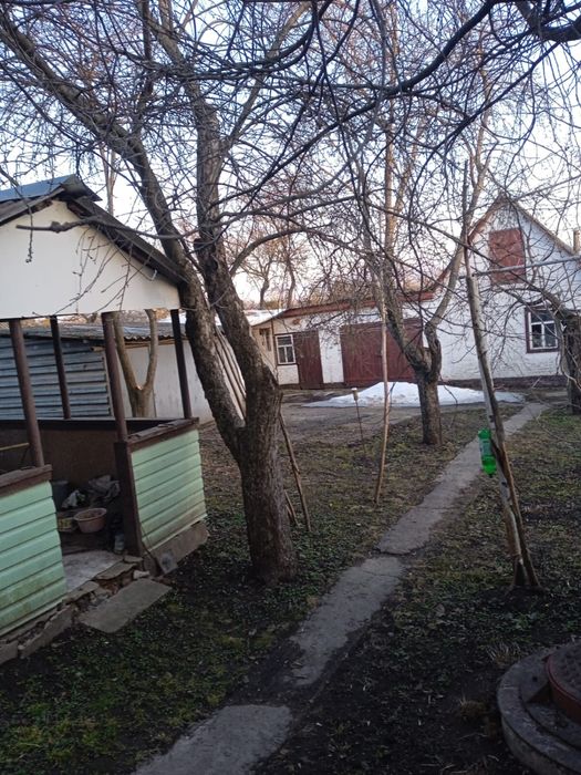 Продам півбудинку