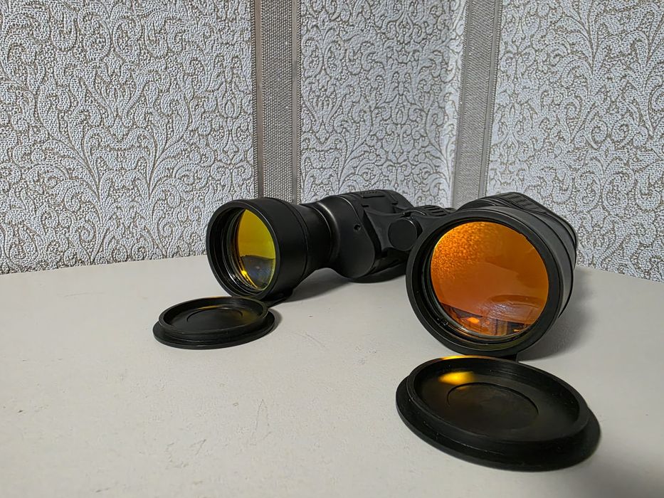 Продам бинокль 10х50