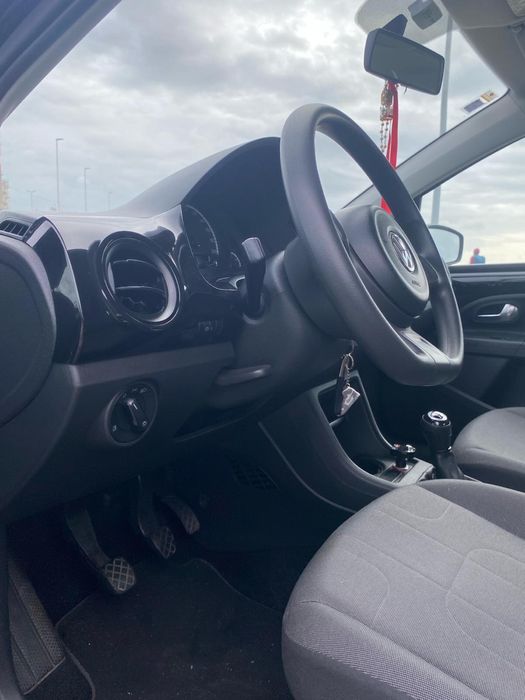 VW Up ! 1.0 Preto