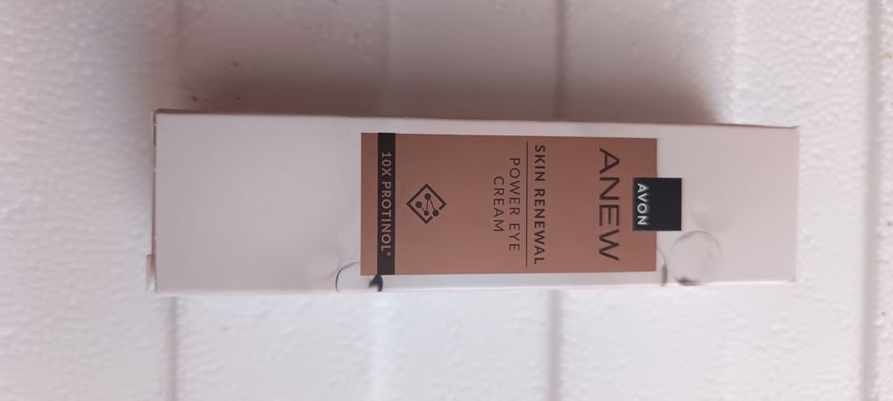 Krem pod oczy z protinolem Avon