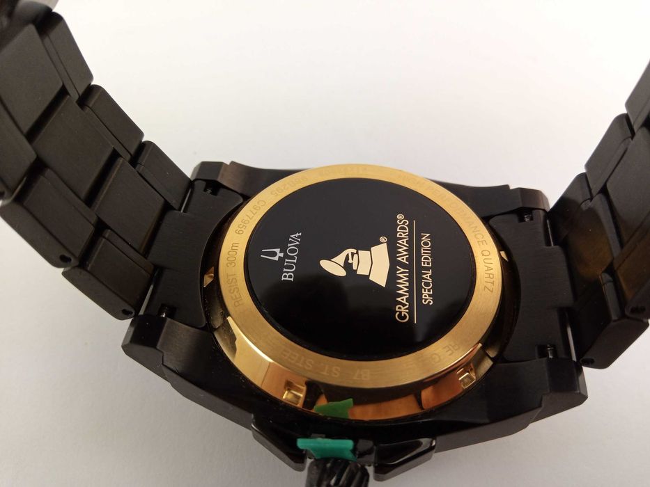 Bulova Precisionist 98B295 лимитка Grammy 262 кГц, гнутый сапфир 300м
