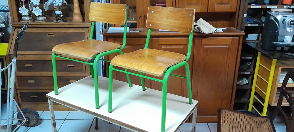 Lote de cadeiras infantis (15)