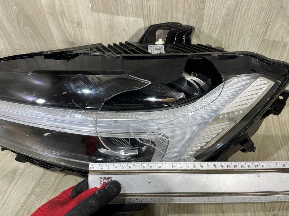 Фара передняя левая Volvo XC60 2 / 2021 - 2025 г. \ 32420424
