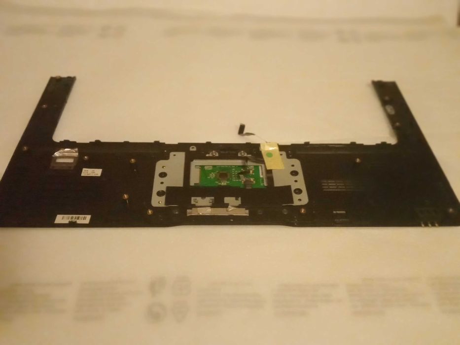 HP PAVILION ENTERTAINMENT PC Palmerst obudowa górna i sprawny TOUCHPAD