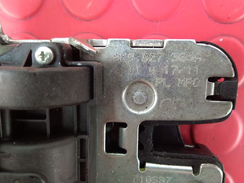 Fecho da Mala  - 8K9827505A - AUDI A1 (8X1, 8XK)