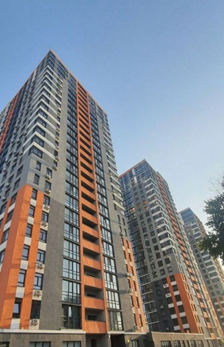 Продам 2-х ком. квартиру 67м.кв. ЖК Бережанский ул.Гулака 4. Оболонь.