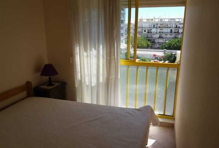 Alugo ao ano apartamento t1 em Quarteira