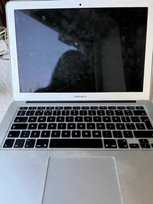 MacBook Air 13" (2013) funcional e com carregador