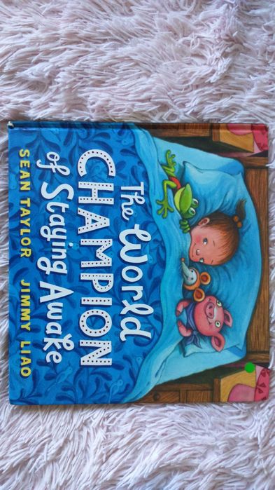 Книга дитяча в твердій обкладинці The world Champion of Staying Awake