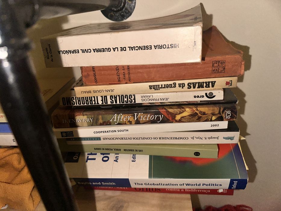 Vendo Livros Diversos