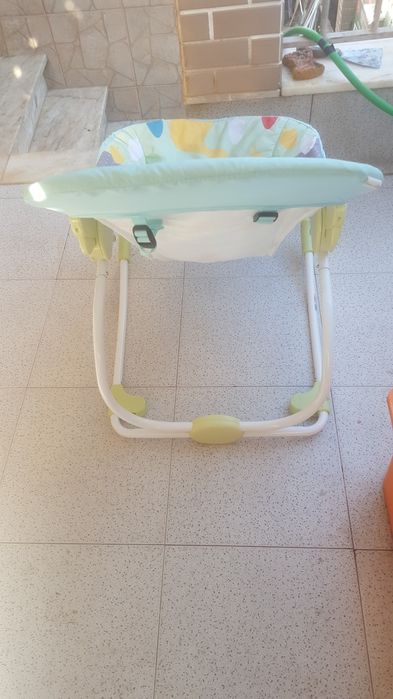 Espreguiçadeira  tanto  dá deitado  ou sentado  para bebés