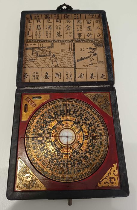 Bússola do Feng Shui (Luopan) com caixa