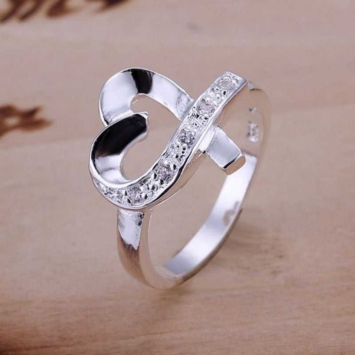 conjunto de anéis novos em aço