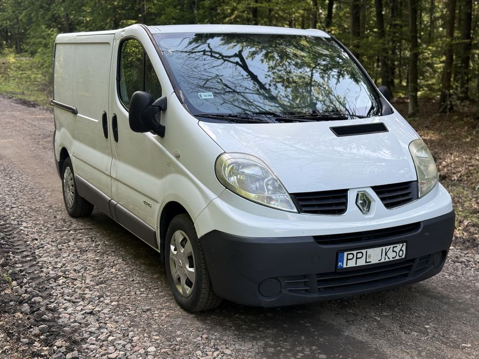 Renault Trafic II 2007r. 2.0 dci 115km
