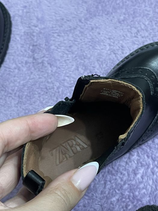 Новые! Кожа! ботиночки челси  Zara на девочку 25 р