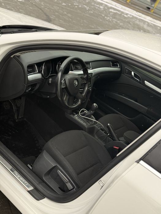 В продаже Skoda Superb 2013 года