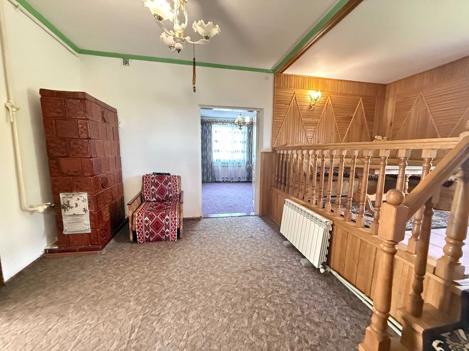 Продається власний цегляний будинок  в с.Луг  Львівської області.