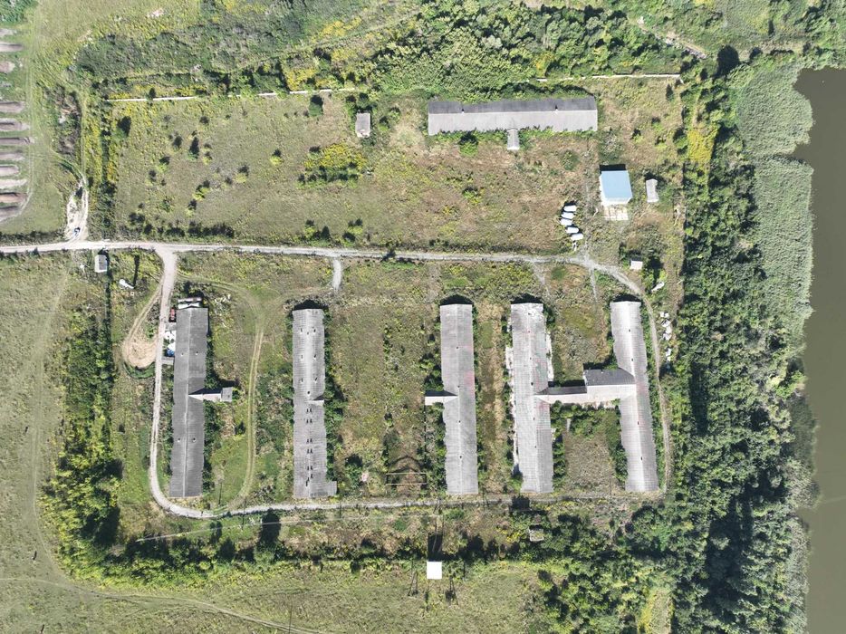 комплекс будівлі ферми