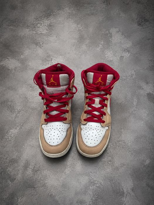 Air Jordan 1 Mid Beige/White/Red – r. 39