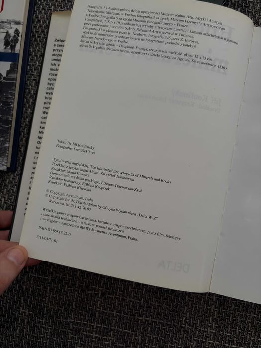 Jiří Kouřimský: Encyklopedia minerałów i skał, 2003
