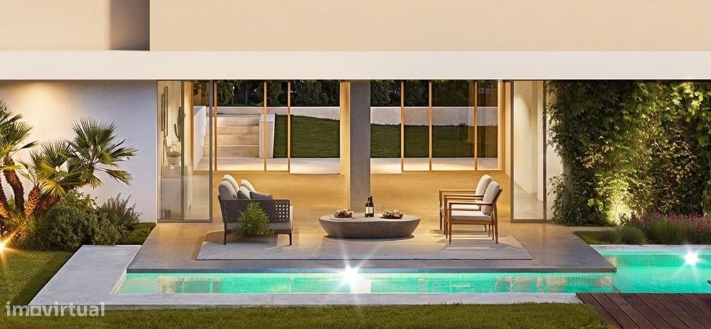 Moradia T4 + 1 com piscina, Oeiras