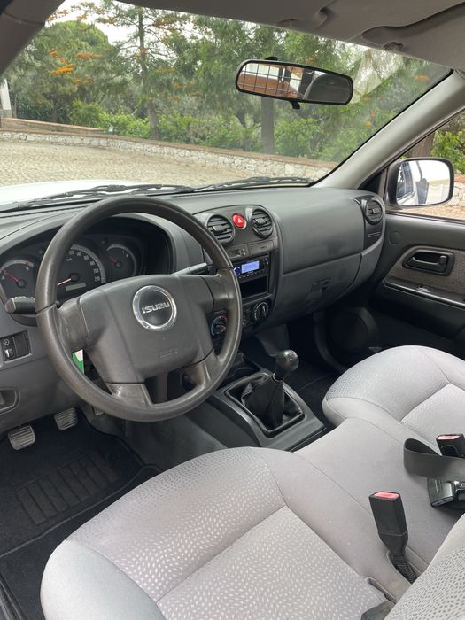 Isuzo Dmax 2.5 turbo  136cv