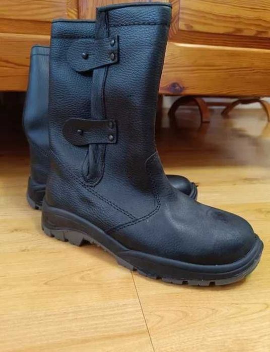 Sprzedam nowe zimowe trzewiki r. 43 PPO

Roz