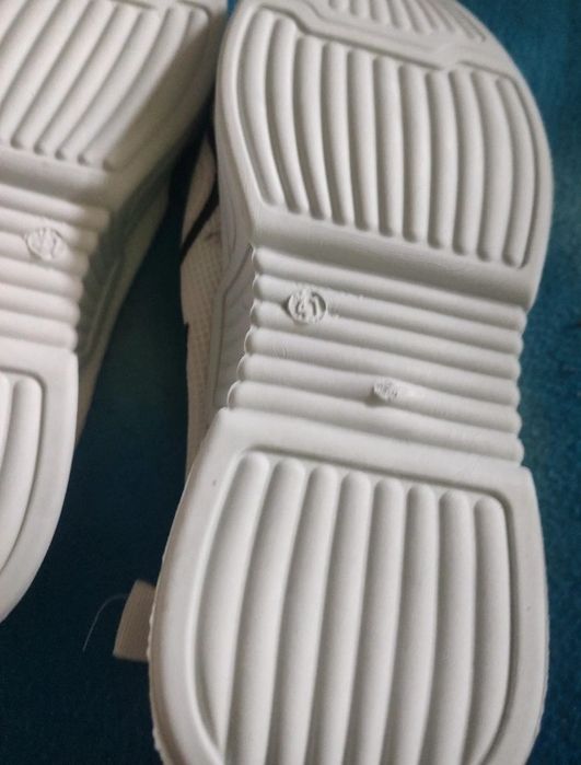 Nowe męskie buty r41