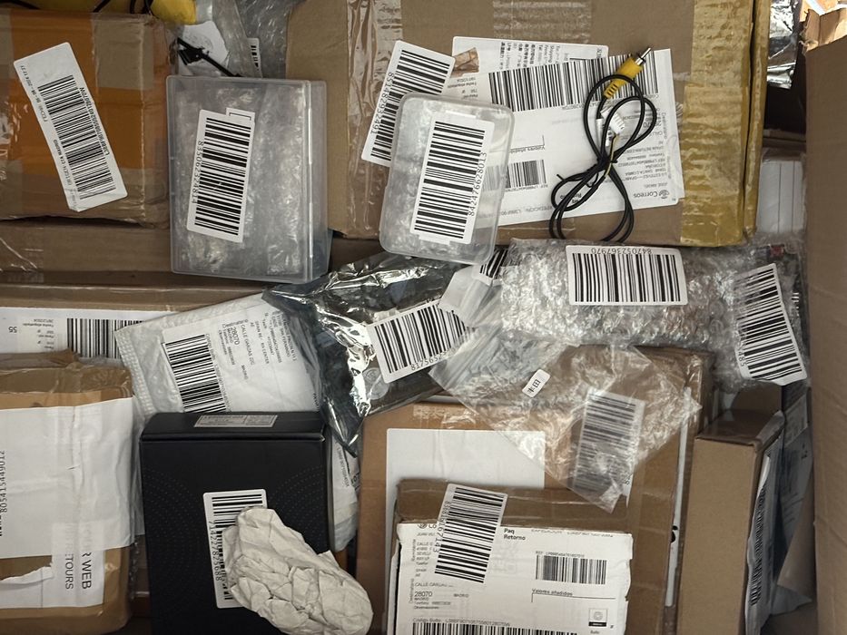 Caixa material eletronico431510846922434561