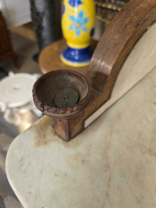 Movel antigo com pedra mármore e espelho