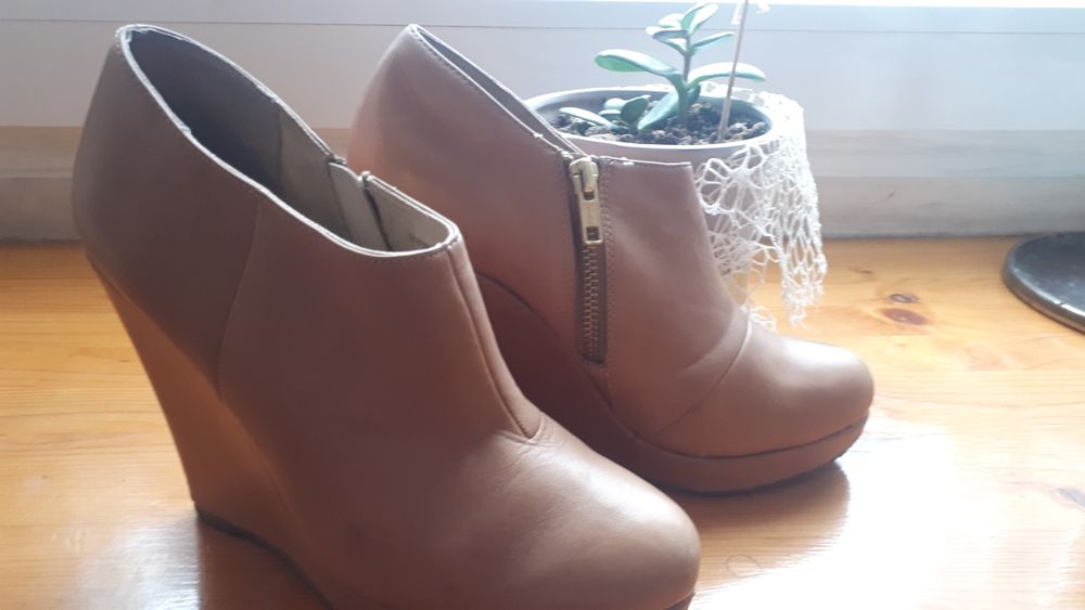 Botki Reserved r. 37