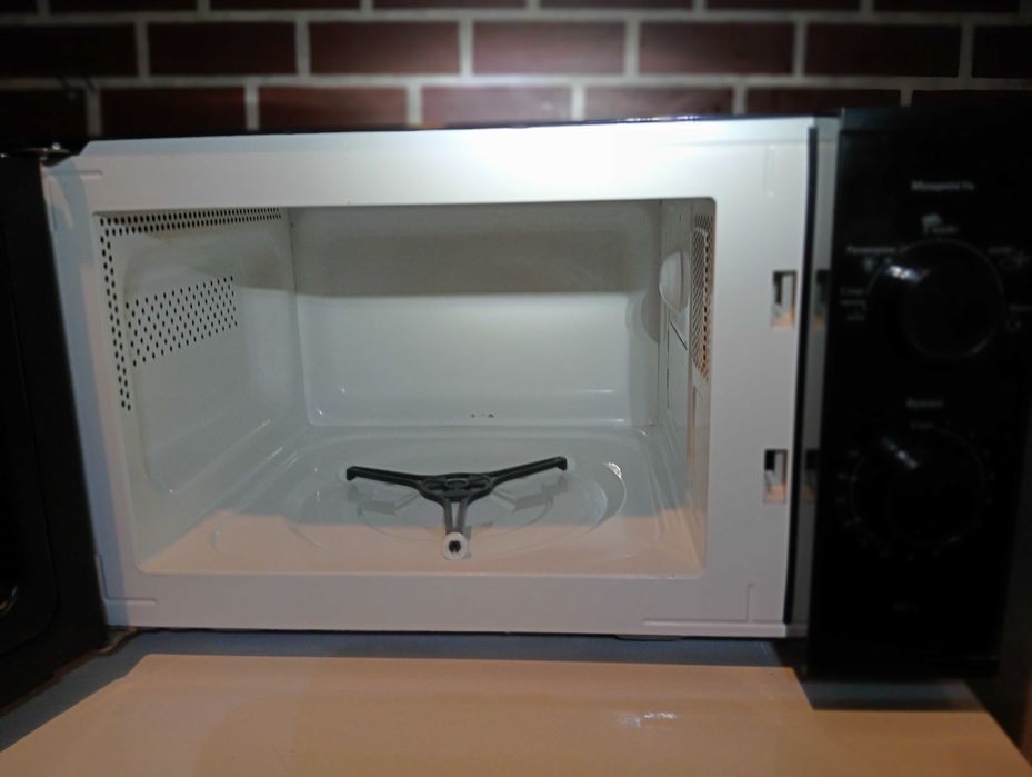 Микроволновая печь WHIRLPOOL MWD 19 BL