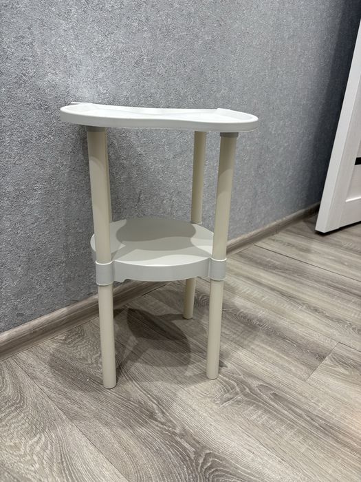 Столик журнальный белый