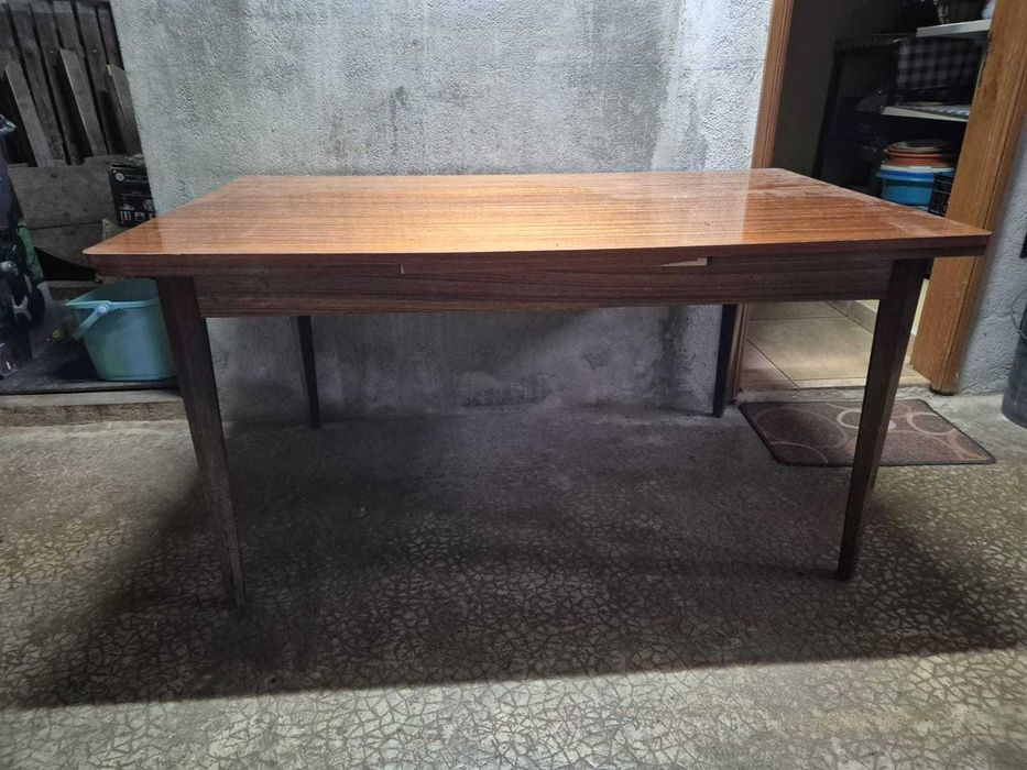 Mesa retangular e extensivél