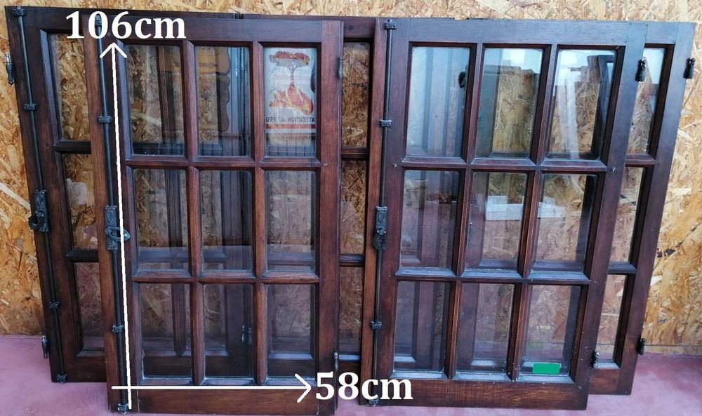 Janelas antigas, quadriculadas, diversas,