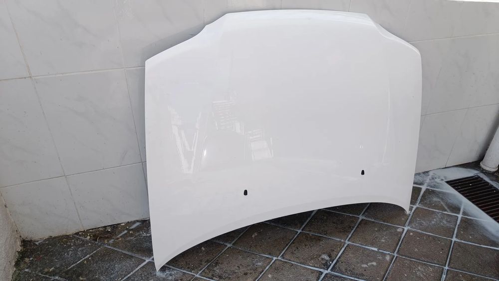 Capot Mitsubishi space star 2002