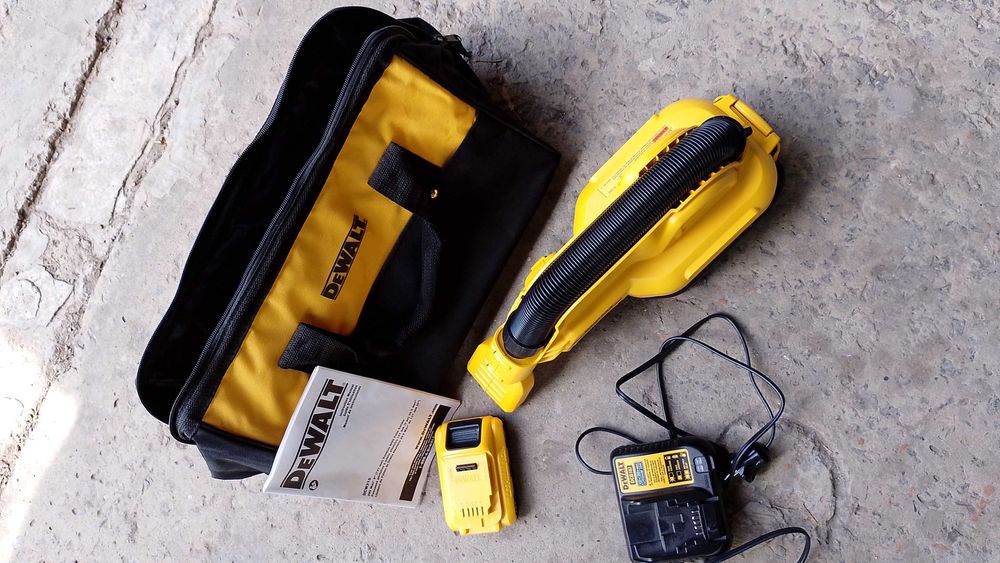 Аккумуляторный пылесос DeWALT DCV517N оригинал с полным комплектом