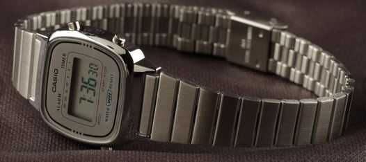 - - - Relógio Casio Vintage mini LA670WEA-7EF NOVO - -