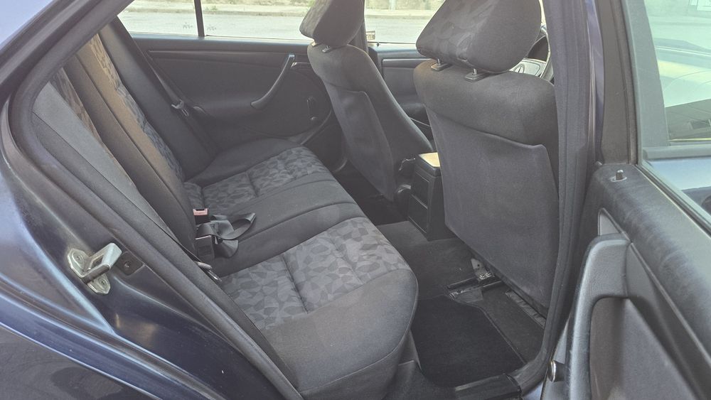 Mercedes-Benz C200
