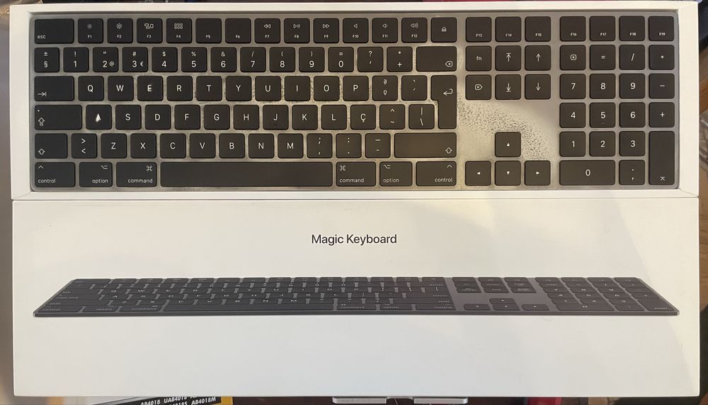 Magic Keyboard - teclado Apple425563336810833921
