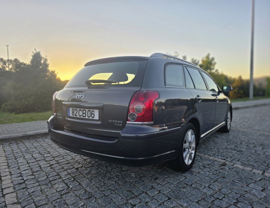 Toyota Avensis SW T25 2.0 D4D Bom Estado