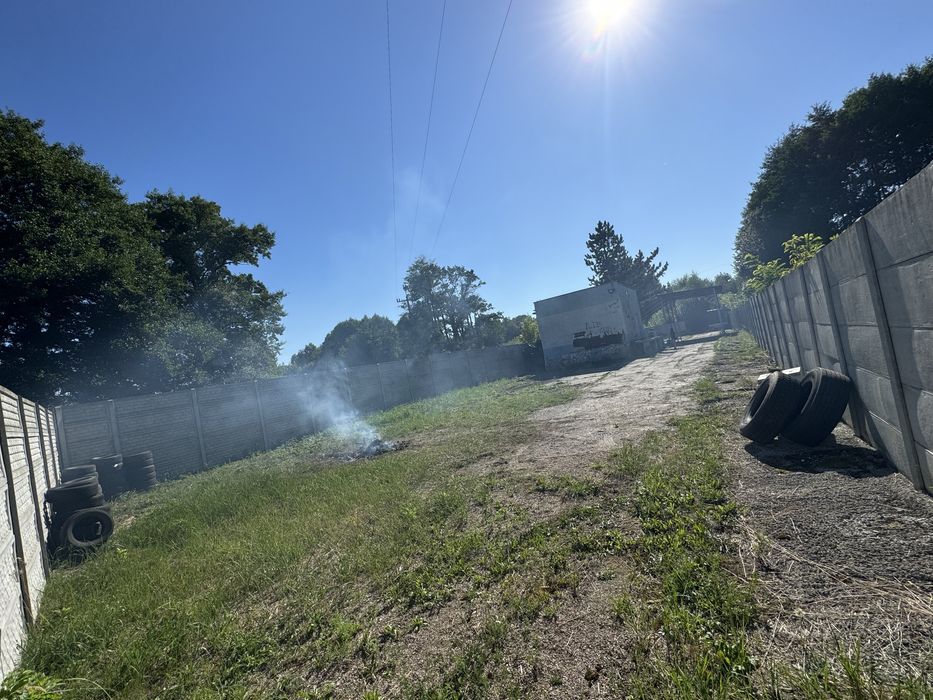 Wynajme działke 1400 m2 Utwardzona z Wiatą i Budynkiem Gospodarczym