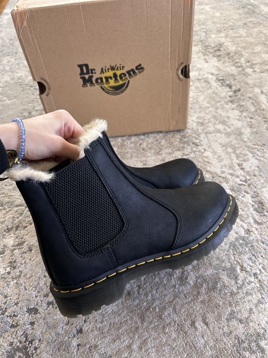 черевики-челсі Dr. Martens 2976 Leonore із утепленням зі штучного хутра.
