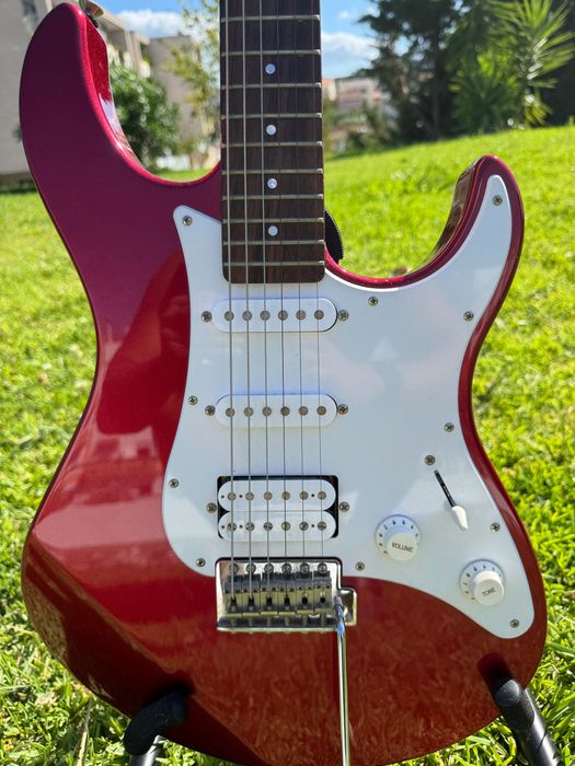 Guitarra Elétrica Yamaha Pacifica 112J