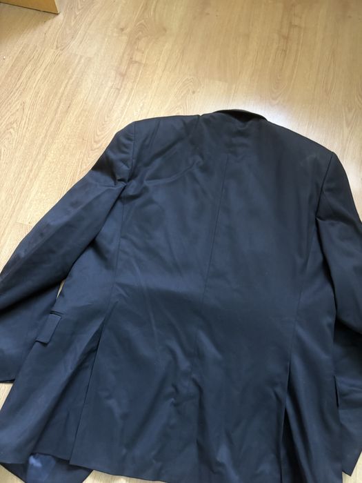 Czarny garnitur meski