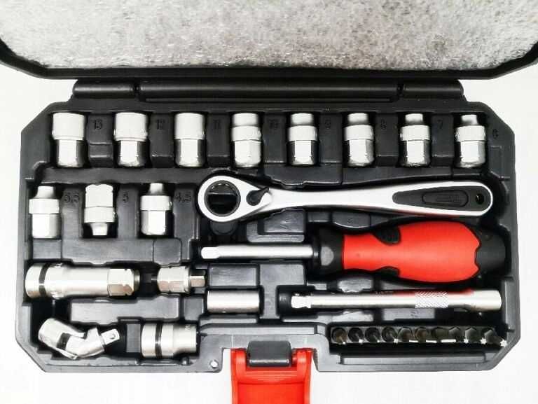 Zestaw kluczy nasadowych w walizce, 28 części