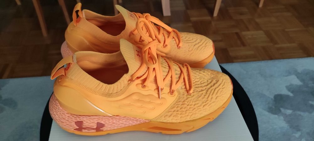 Buty do biegania Under Armour HOVR Phantom 2